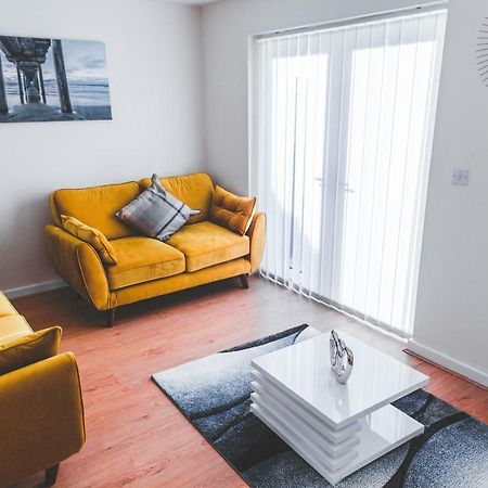 Salford Holiday Apartment แมนเชสเตอร์ ภายนอก รูปภาพ